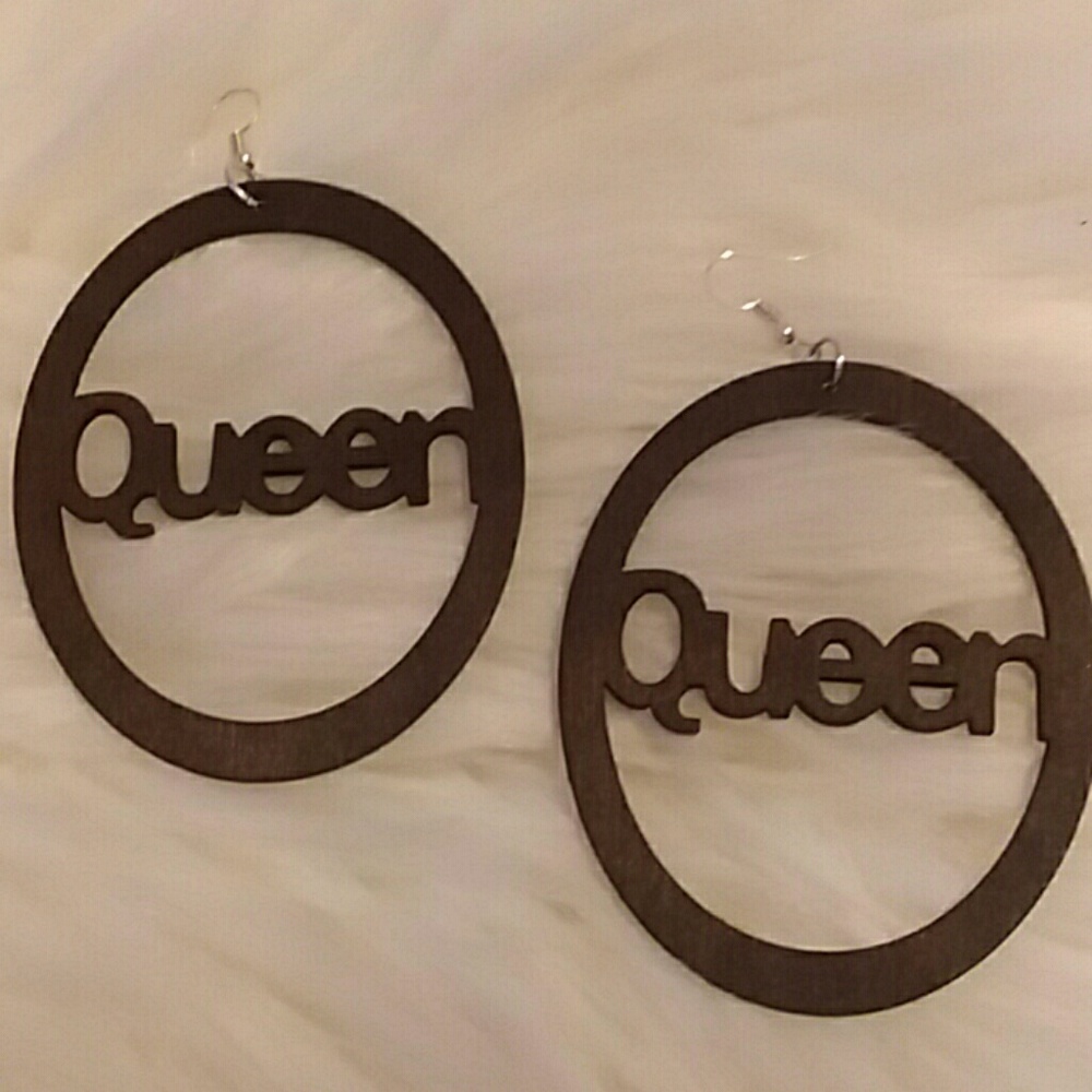 Queen Hoop Earrings 